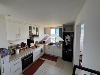 Appartement - 100 m² - 4 pièces