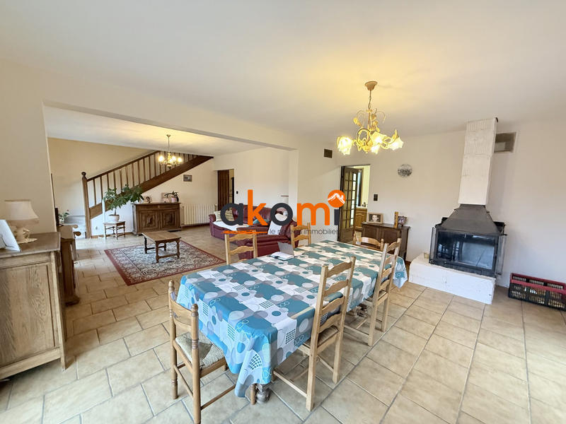 Maison - 167 m² - 8 pièces