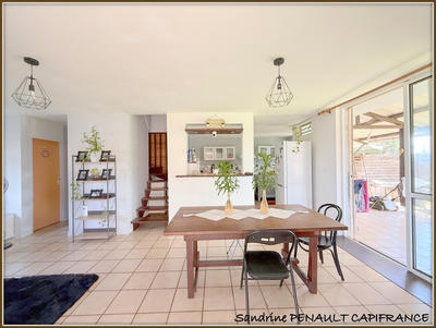 Maison - 104 m² - 4 pièces