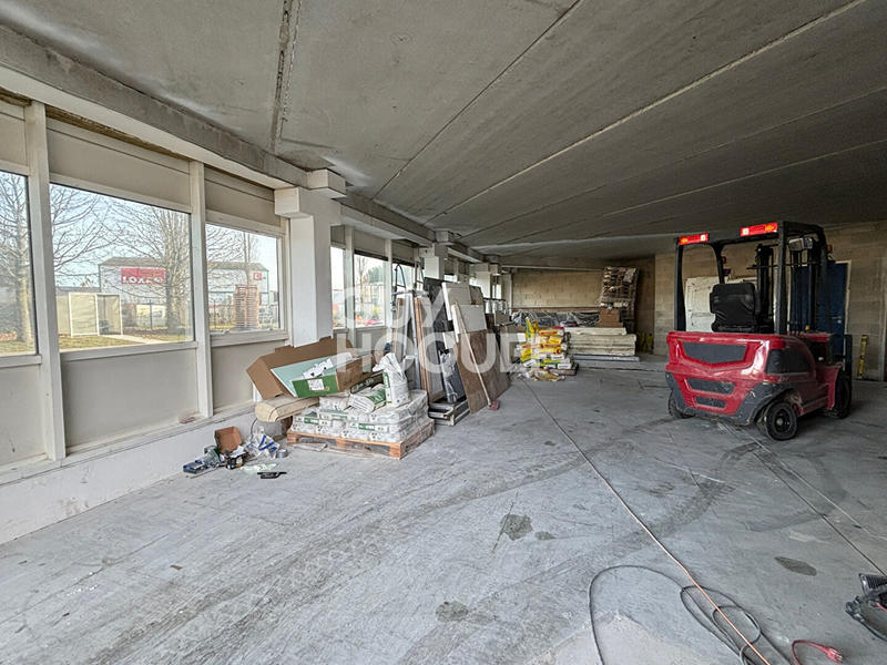 Local d'activités - 195 m²