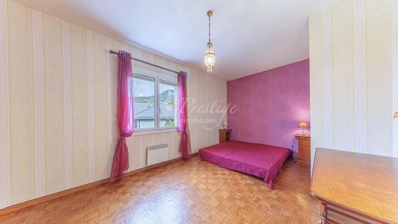 Maison - 253 m² - 7 pièces