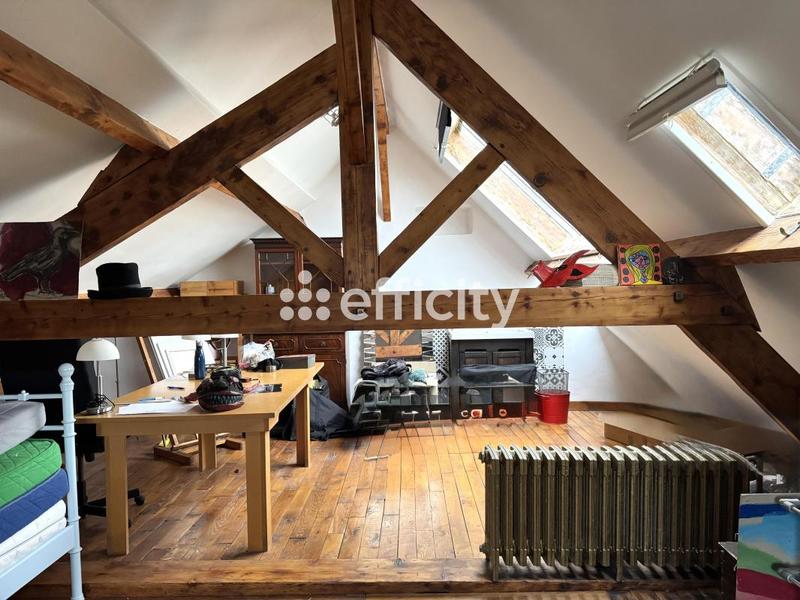 Demeure - 250 m² - 8 pièces