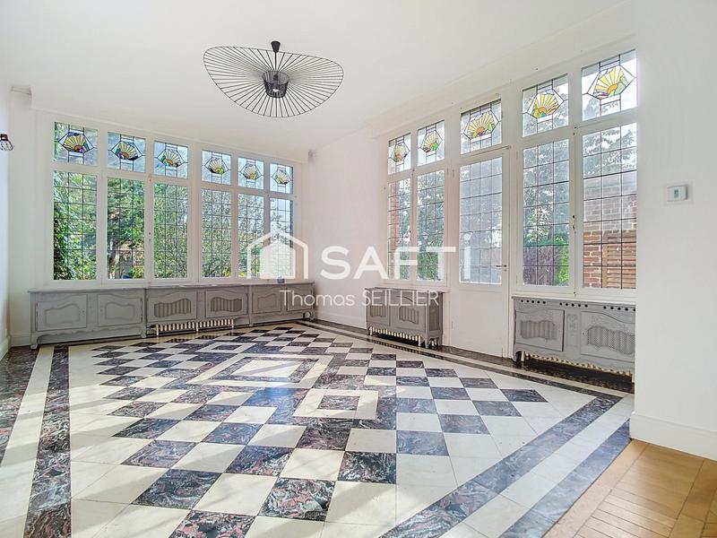 Maison - 297 m² - 14 pièces