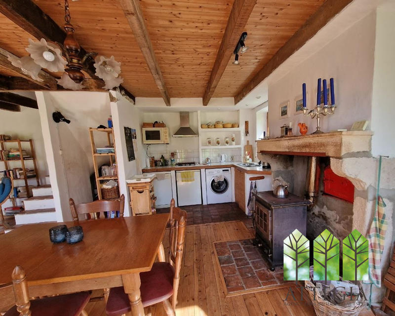 Maison traditionnelle - 151 m² - 7 pièces