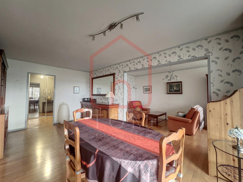 Appartement - 104 m² - 5 pièces