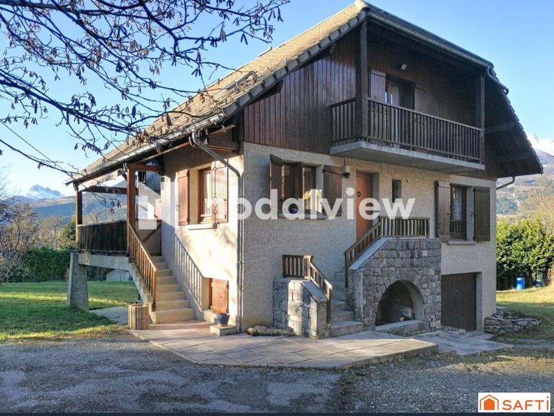 Maison - 180 m² - 6 pièces