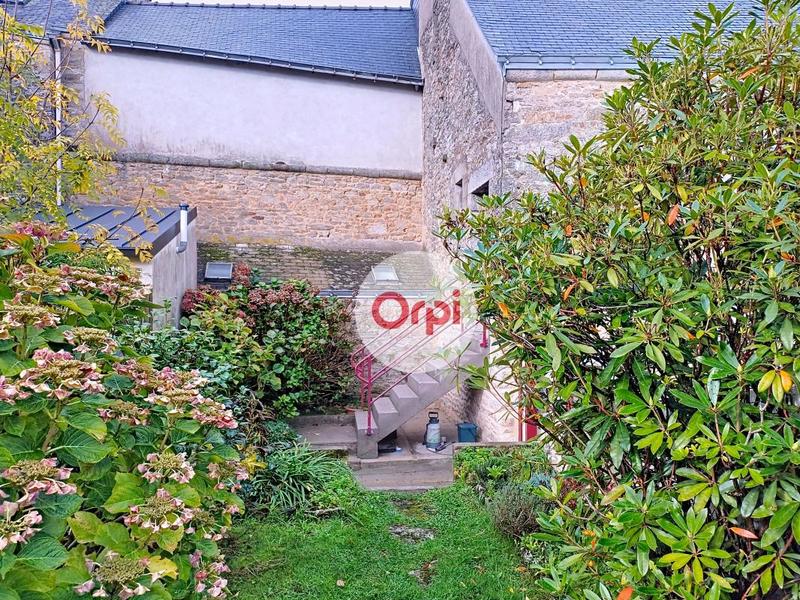 Maison - 205 m² - 6 pièces