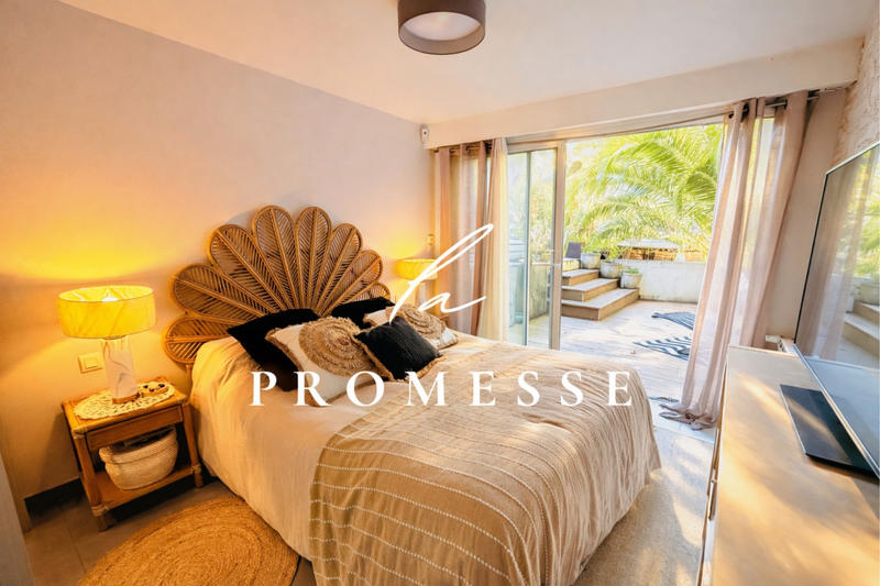 Villa - 301 m² - 9 pièces