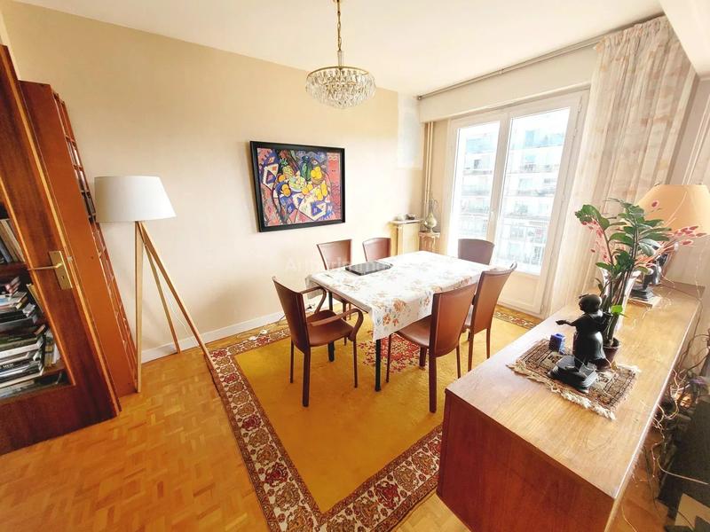Appartement - 105 m² - 5 pièces