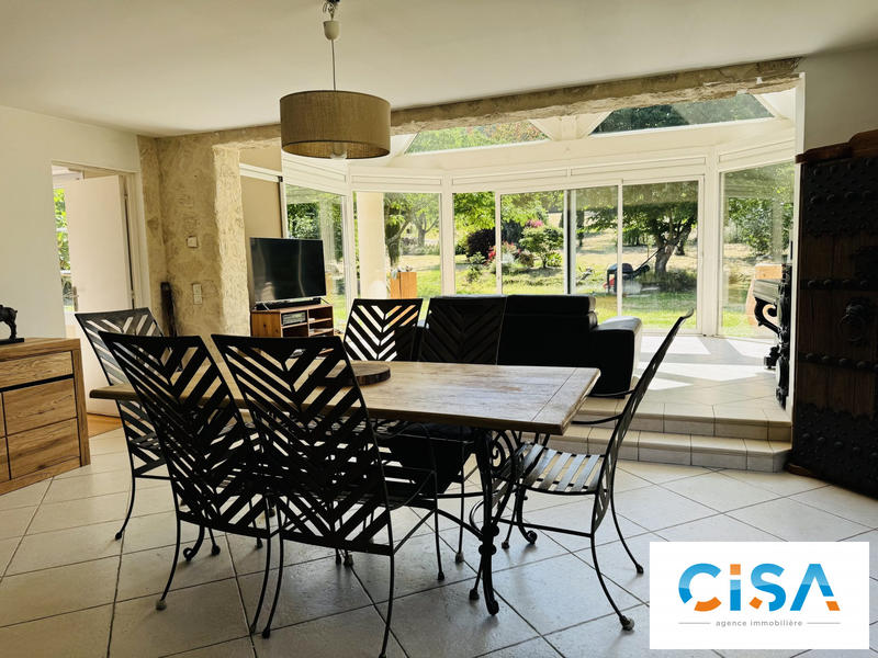 Maison - 180 m² - 8 pièces