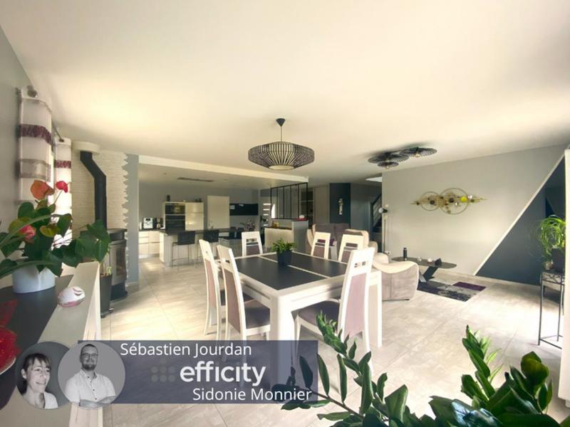 Pavillon - 180 m² - 6 pièces