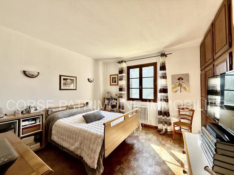 Maison - 174 m² - 10 pièces