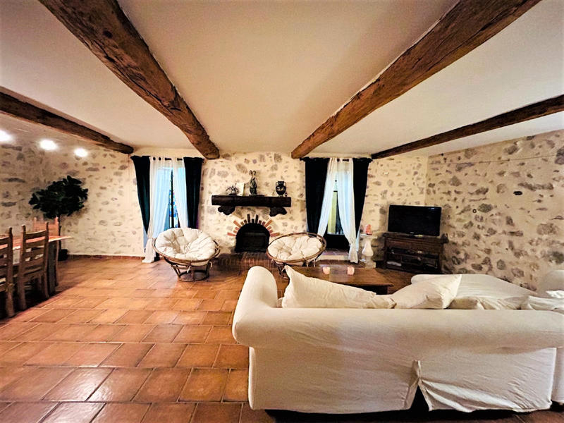 Maison - 195 m² - 8 pièces