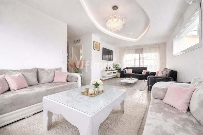 Maison - 117 m² - 6 pièces