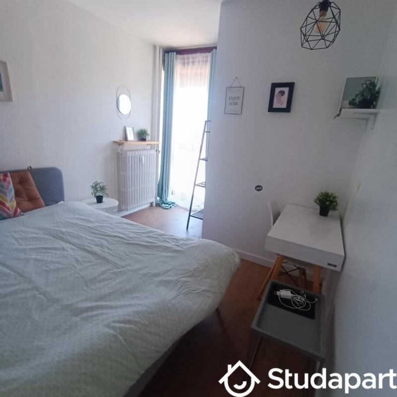 Chambre - 12 m² - 1 pièce