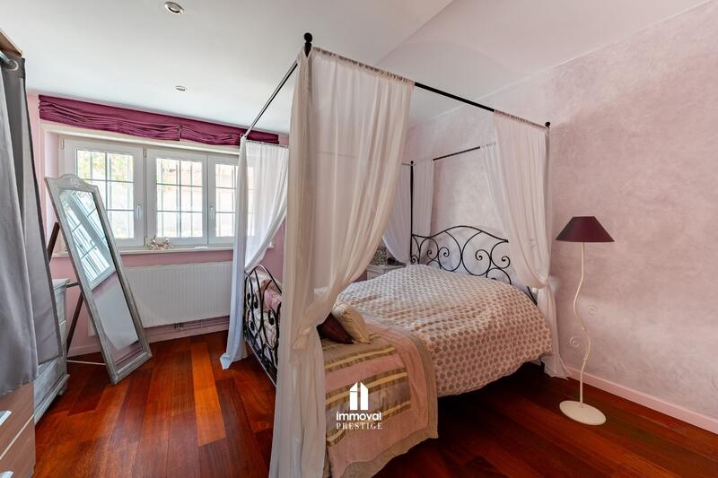 Maison - 275 m² - 6 pièces