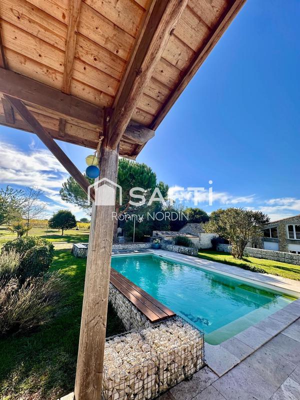 Maison - 369 m² - 10 pièces