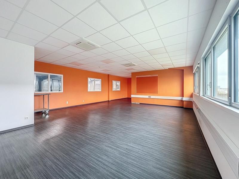 Bureau - 275 m² - 9 pièces