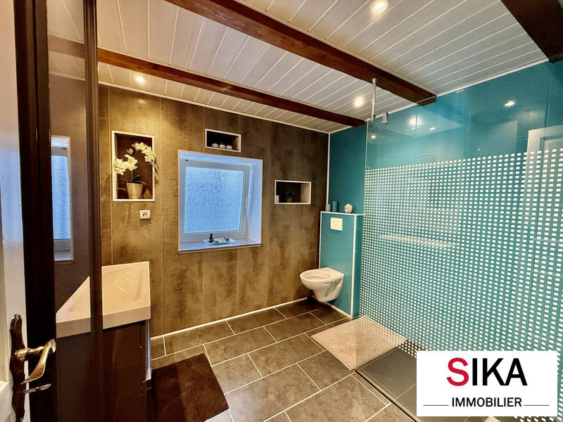 Maison - 220 m² - 8 pièces