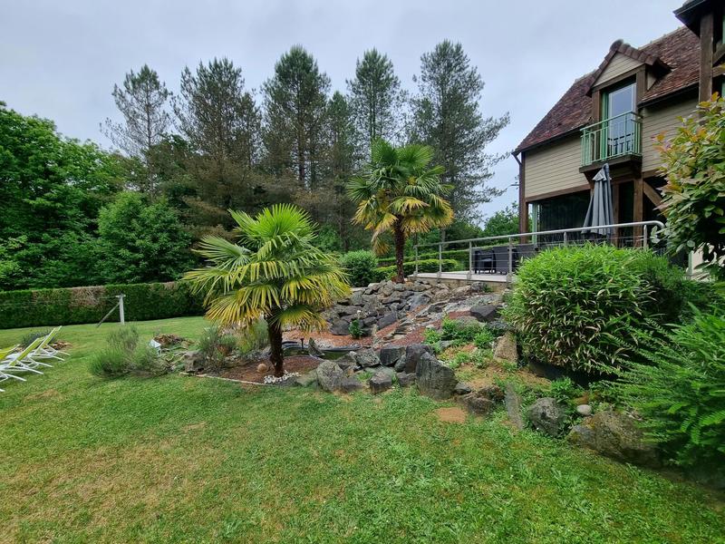 Maison - 260 m² - 9 pièces