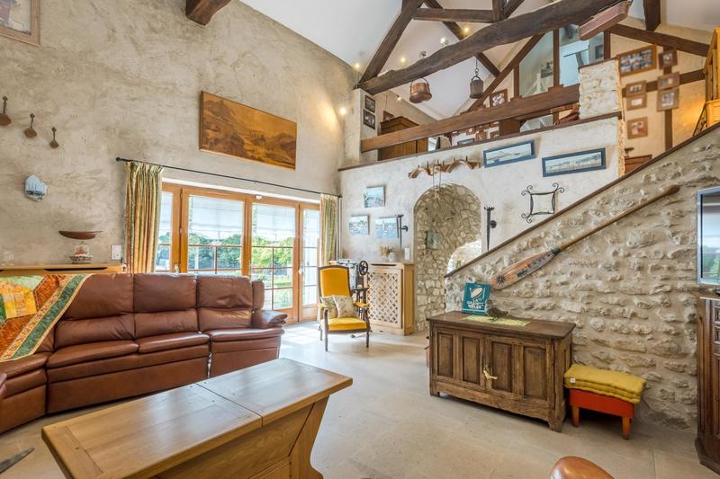 Maison - 180 m² - 8 pièces