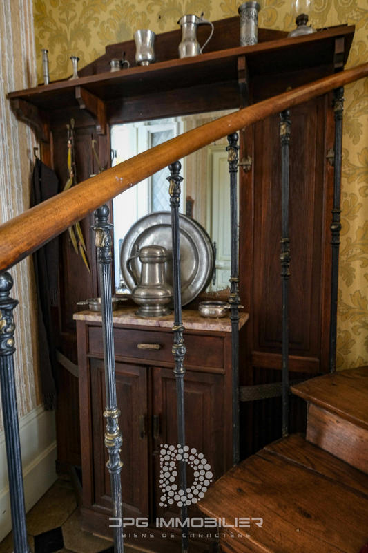 Propriété - 445 m² - 24 pièces