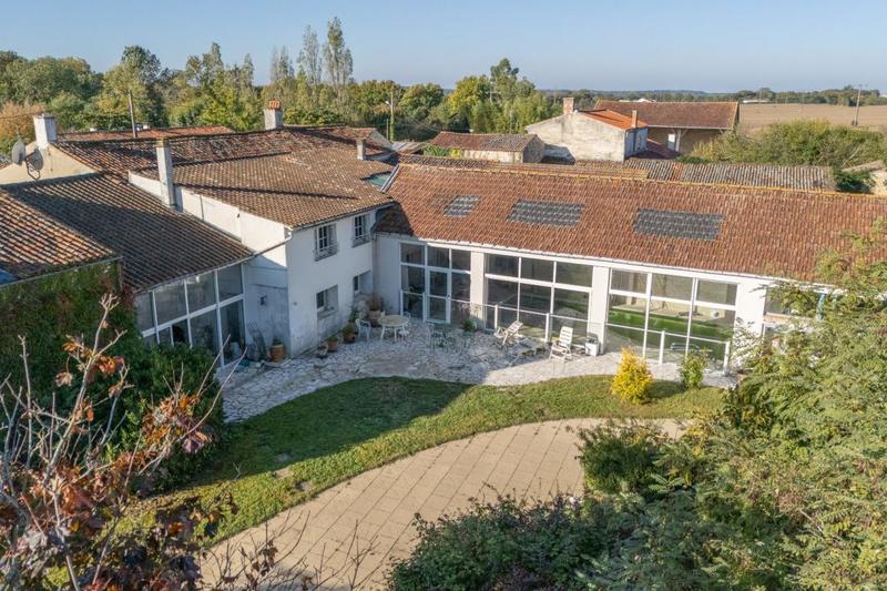 Maison bourgeoise - 480 m² - 9 pièces