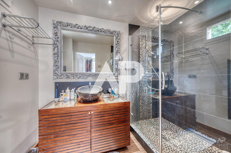 Maison - 163 m² - 7 pièces