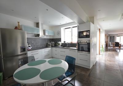 Maison - 170 m² - 6 pièces