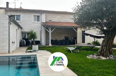 Maison - 217 m² - 6 pièces