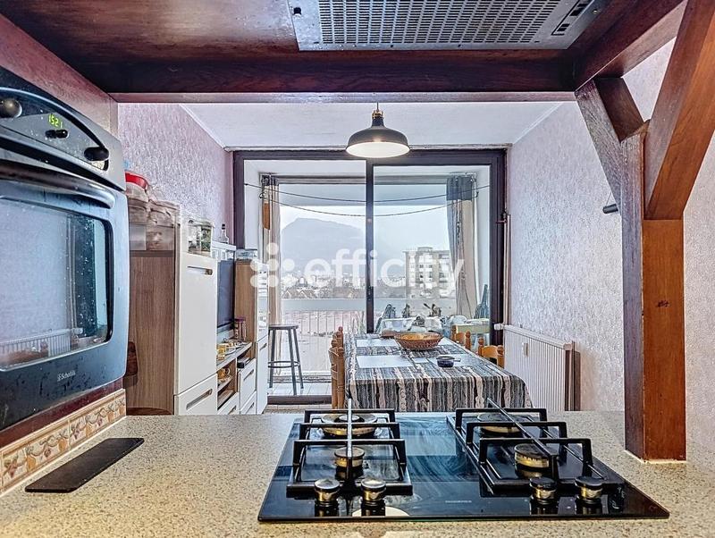 Appartement - 92 m² - 4 pièces