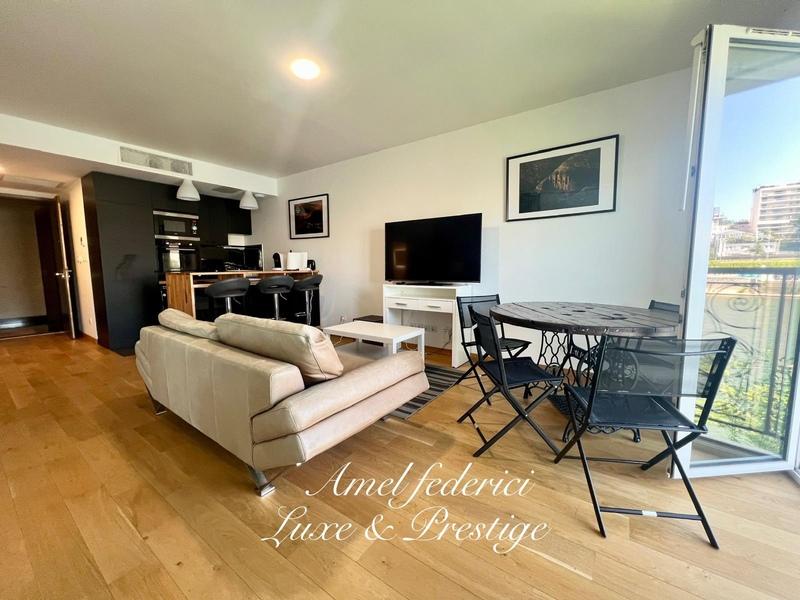 Appartement bourgeois - 57 m² - 3 pièces