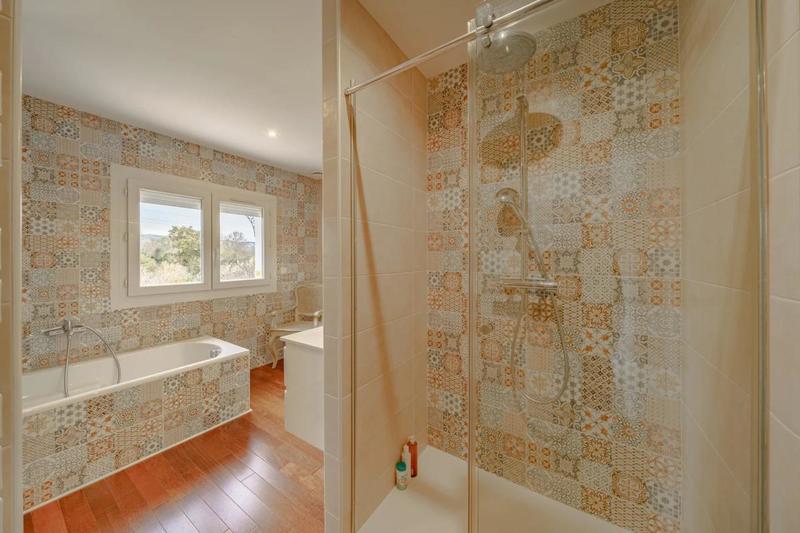 Maison - 335 m² - 12 pièces