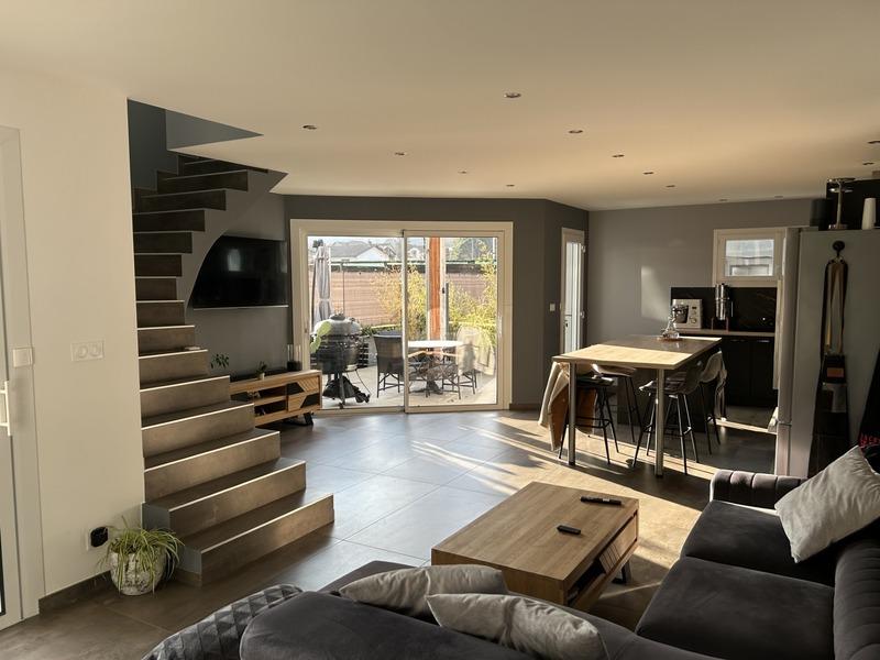 Maison - 134 m² - 8 pièces