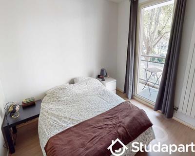 Chambre - 100 m² - 1 pièce