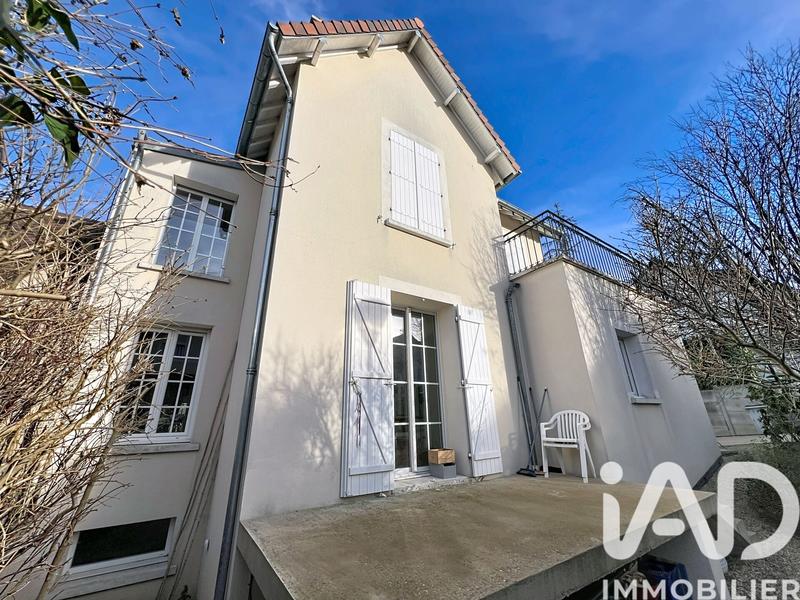 Maison - 262 m² - 8 pièces