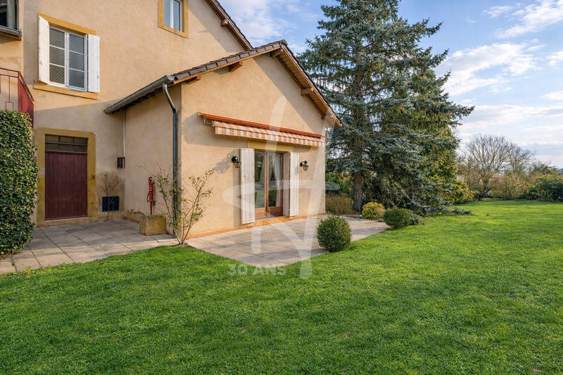 Maison - 226 m² - 7 pièces