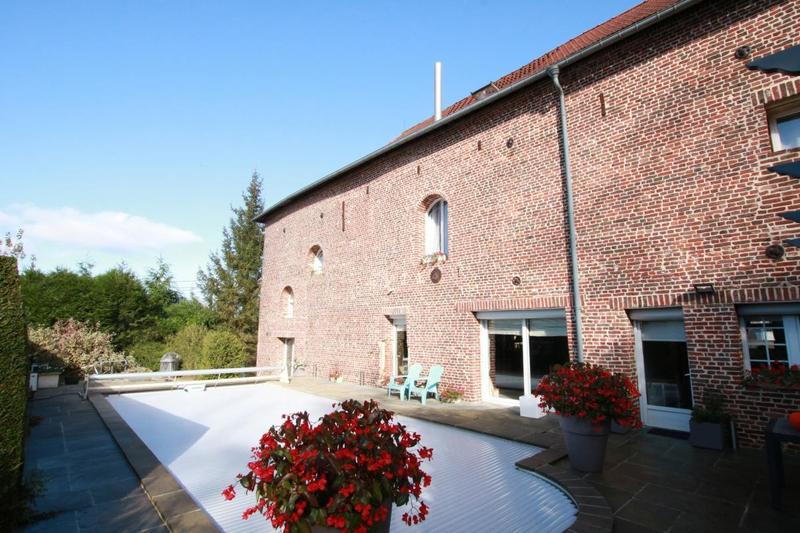 Maison - 650 m² - 20 pièces