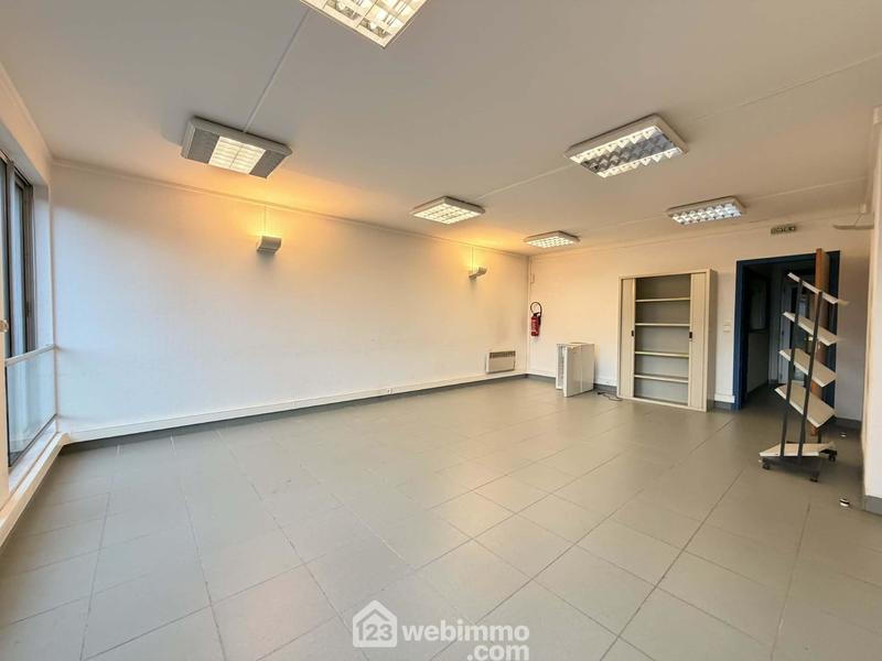 Bureau - 79 m² - 4 pièces