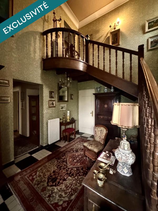 Maison - 235 m² - 9 pièces