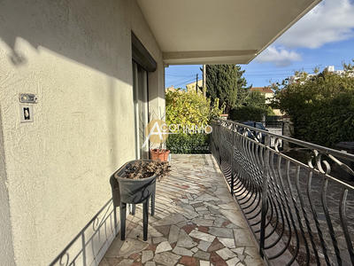 Maison - 210 m² - 9 pièces