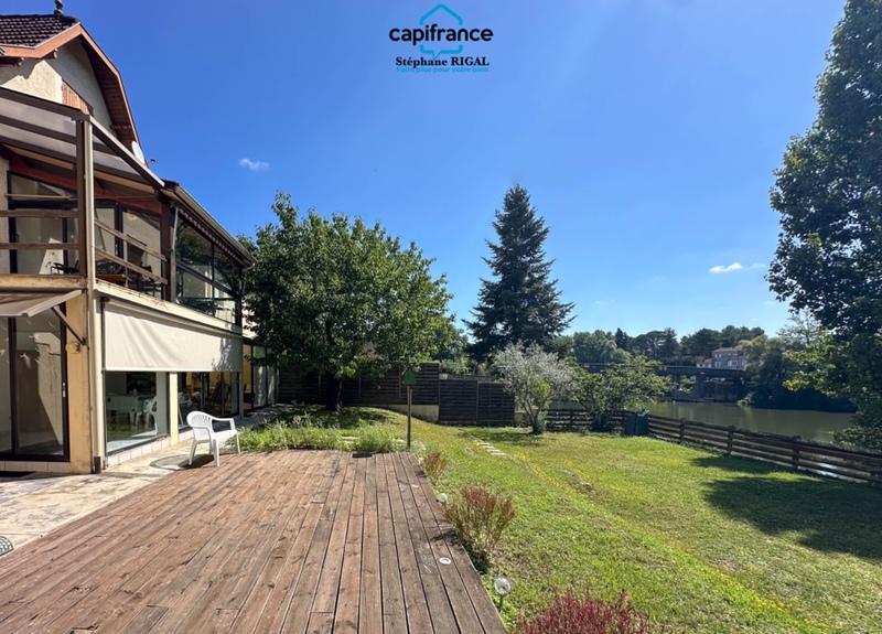 Maison de ville - 190 m² - 9 pièces