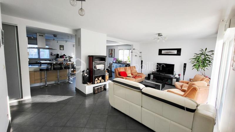 Maison traditionnelle - 220 m² - 9 pièces