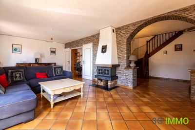 Maison traditionnelle - 140 m² - 7 pièces