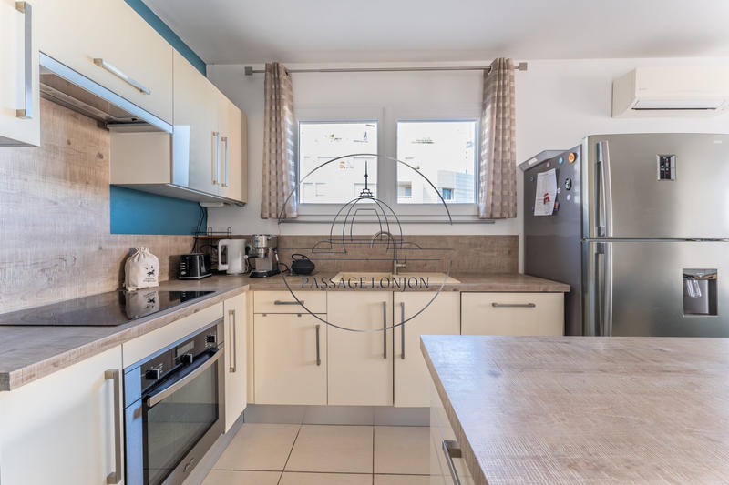 Appartement - 80 m² - 3 pièces