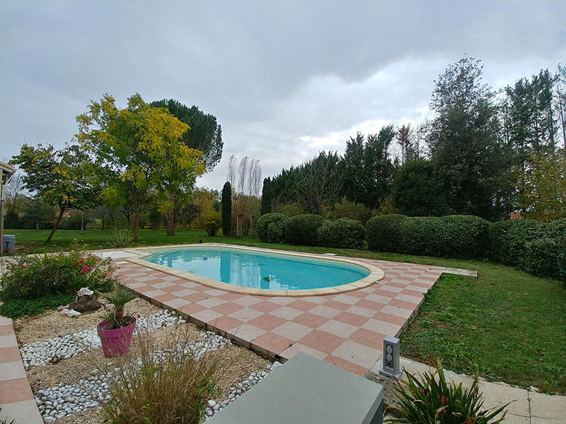 Maison - 200 m² - 6 pièces