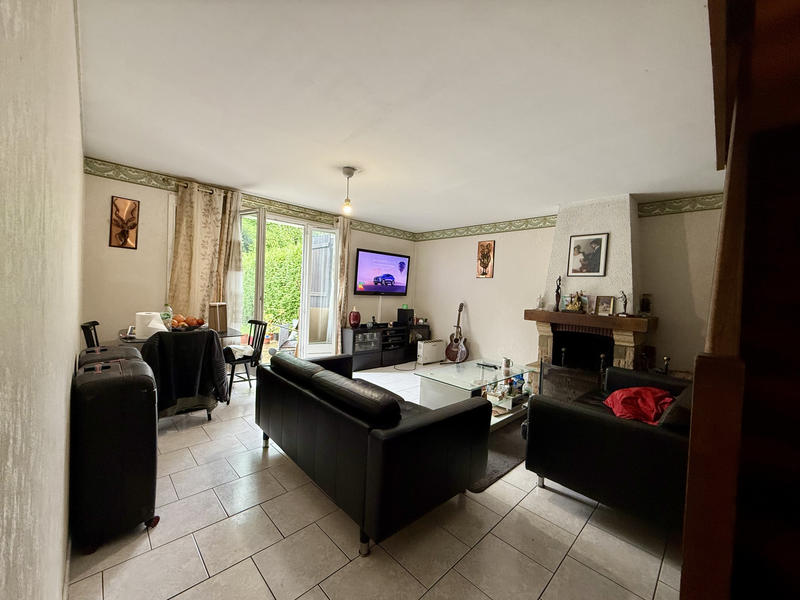 Maison - 90 m² - 4 pièces