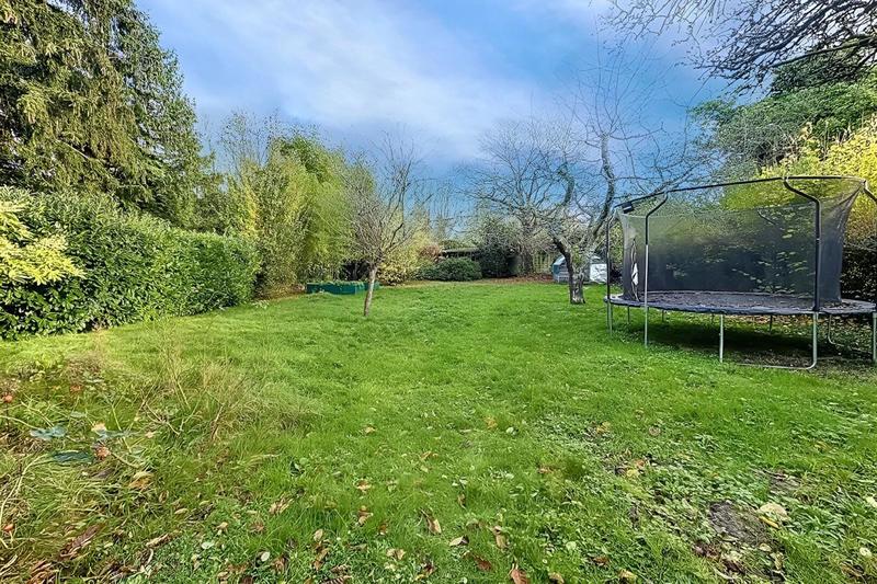 Maison - 247 m² - 8 pièces