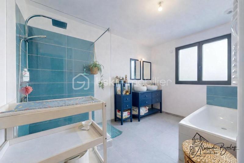 Maison traditionnelle - 140 m² - 6 pièces