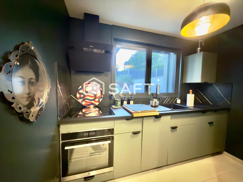 Maison - 345 m² - 9 pièces